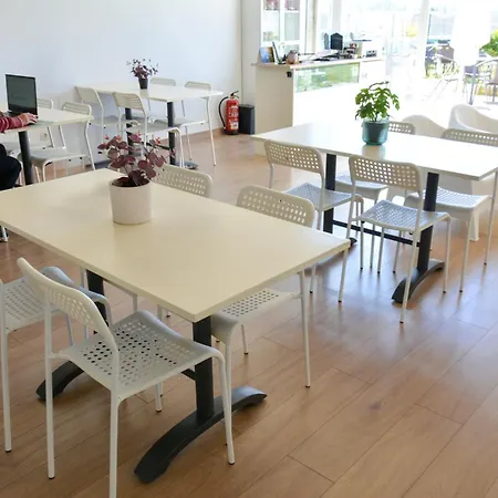 Hostel Albergue Melide *