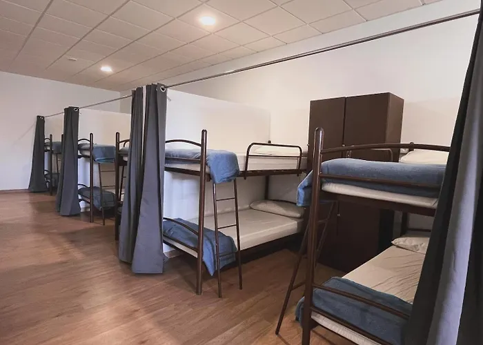 Albergue Melide Hostel *