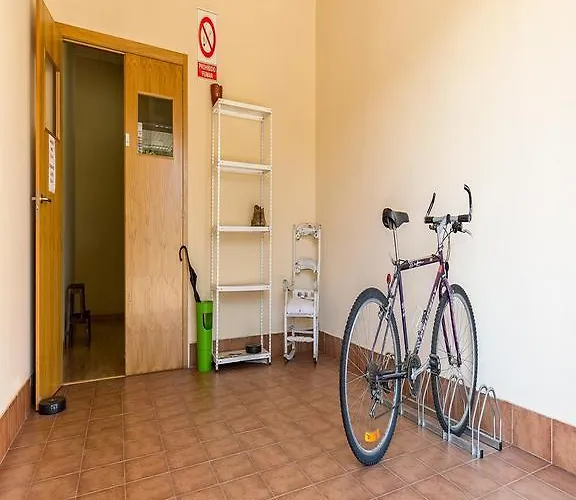 Hostel Albergue Melide *